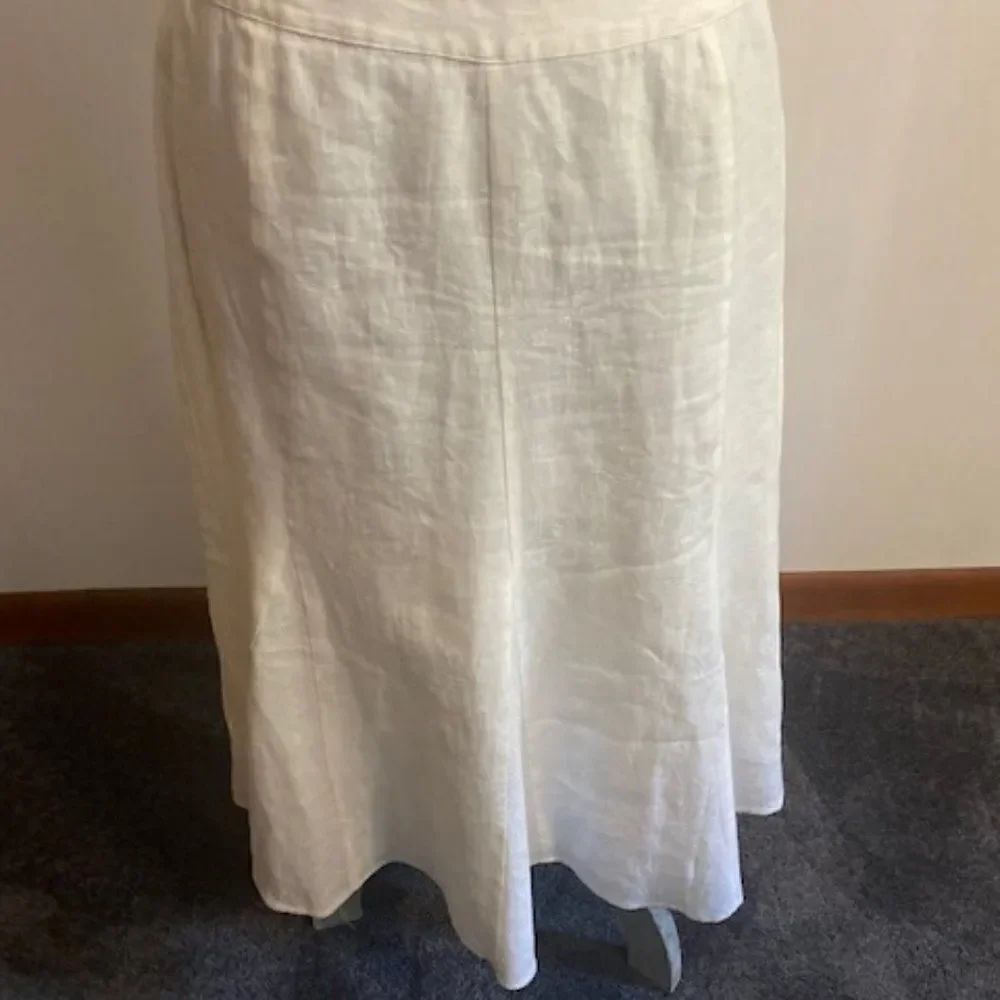 JM Collection flowing White lined Linen skirt, size 12